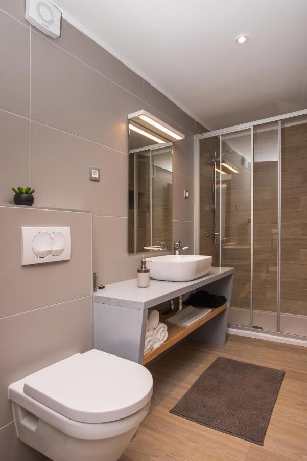 Boutique Rooms Mirabilis สกราดิน ภายนอก รูปภาพ